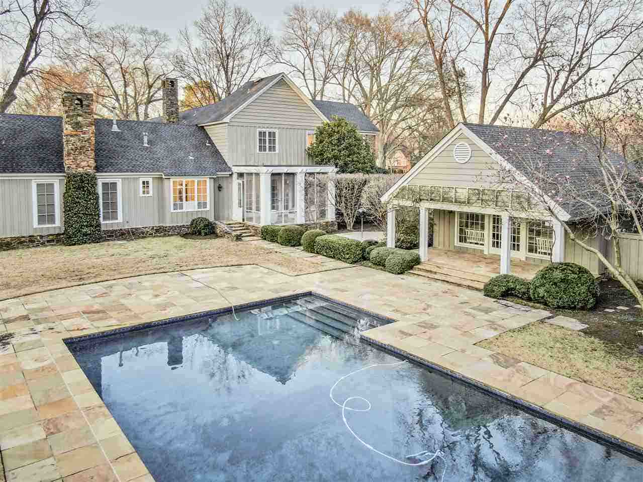 For Sale 539 S Yates Rd, Memphis, TN 38120 5 Beds / 3 Full Baths / 4