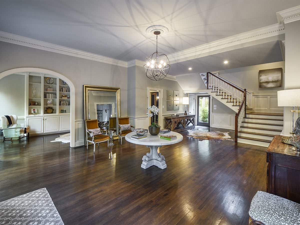 6079 Shady Grove Rd, Memphis, TN 38120