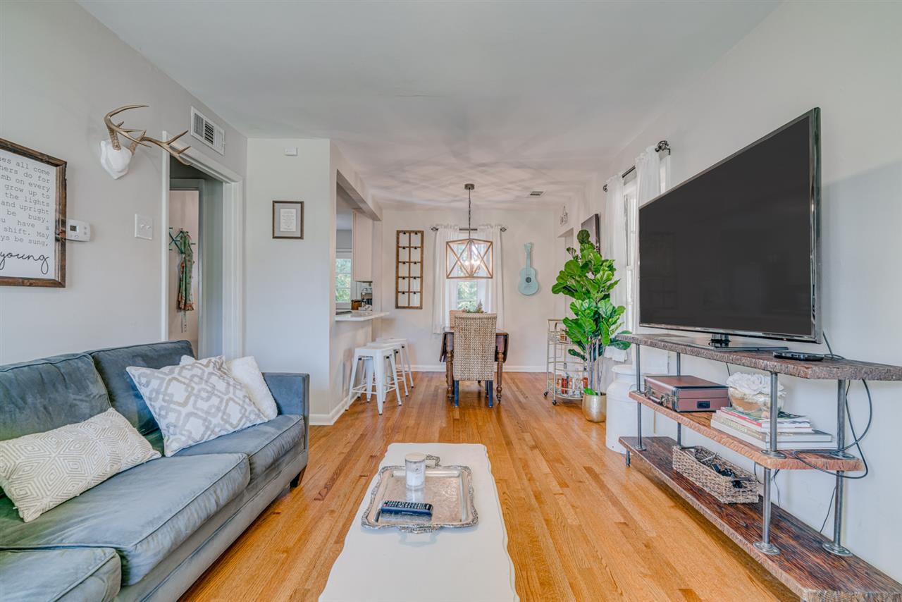 Sold 1321 Wilbec Rd, Memphis, TN 38117 3 Beds / 1 Full Bath 205,000