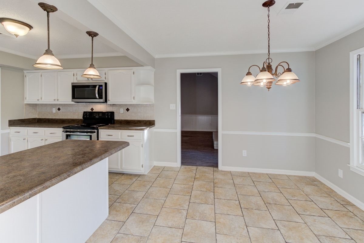 293 Summerfield Ln, Memphis, TN 38018