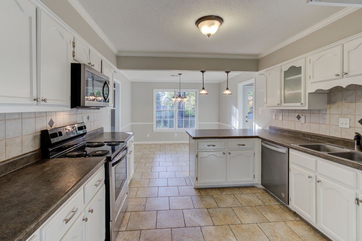 293 Summerfield Ln, Memphis, TN 38018