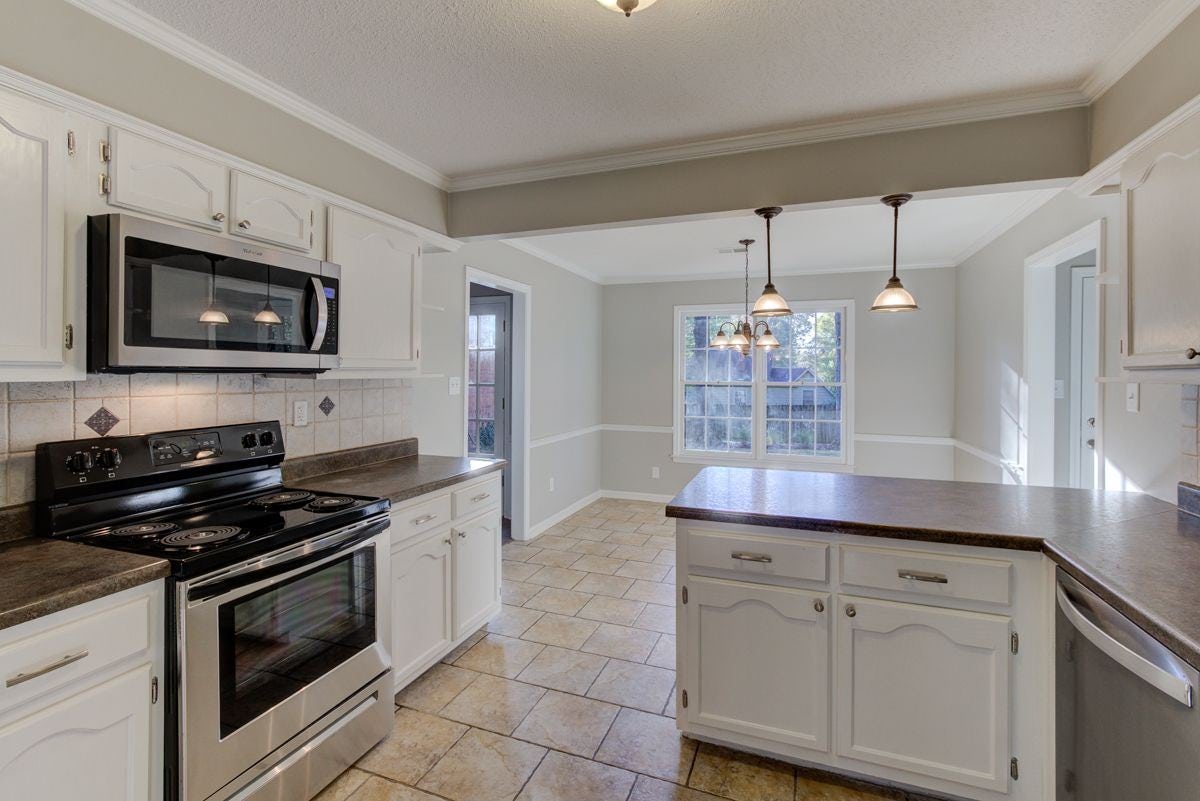 293 Summerfield Ln, Memphis, TN 38018