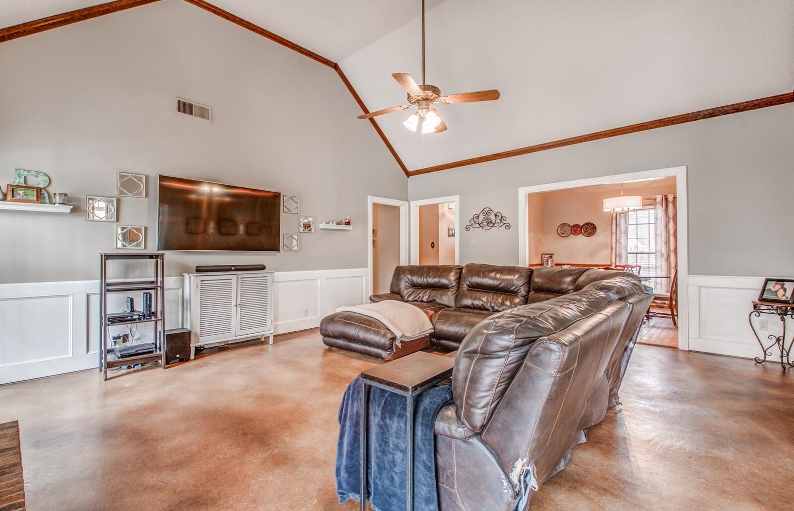 2557 Tickle Dr, Bartlett, TN 38134