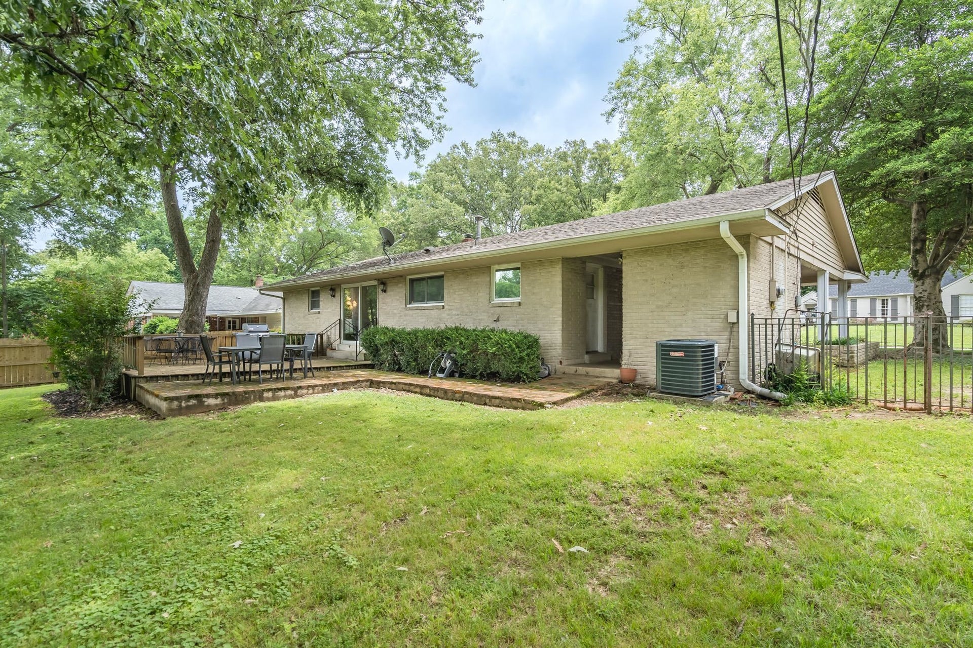 5358 Denwood Ave, Memphis, TN 38120