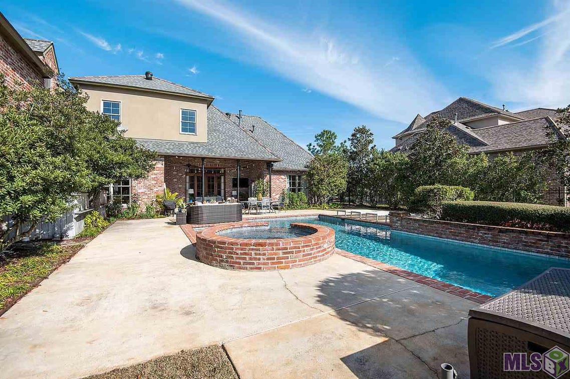 For Sale 2635 University Club Dr, Baton Rouge, LA 70810, East Baton